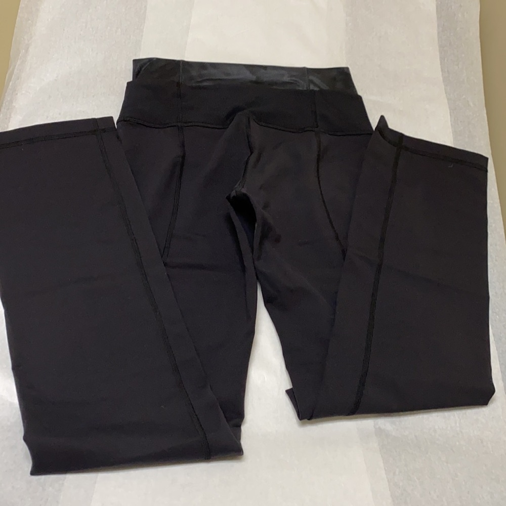 Lululemon double waistband black 8R - Picture 4 of 8